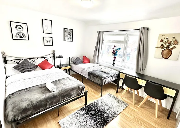 4 Ensuite Bedroom Entire House Sleeps 10 Driveway Parking Near Coventry Univesity And City Center